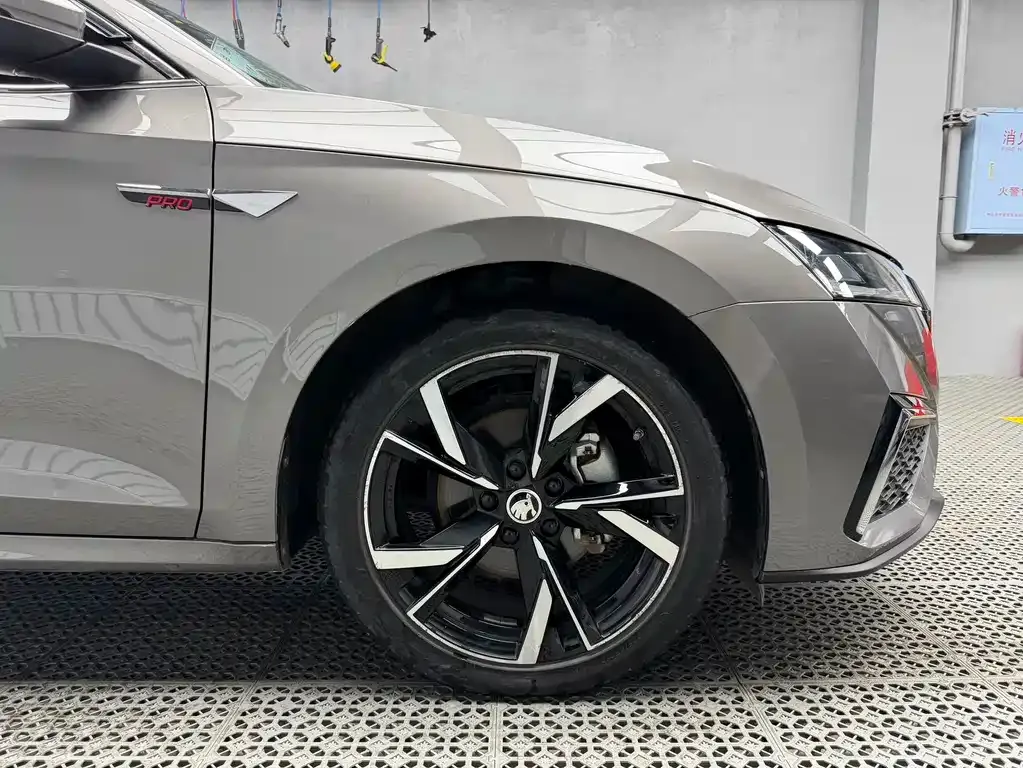 Skoda Octavia — фото 9