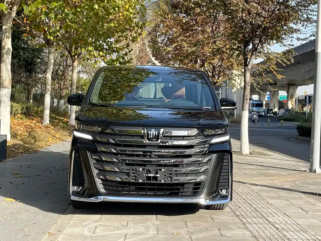 Toyota Vellfire — фото 8