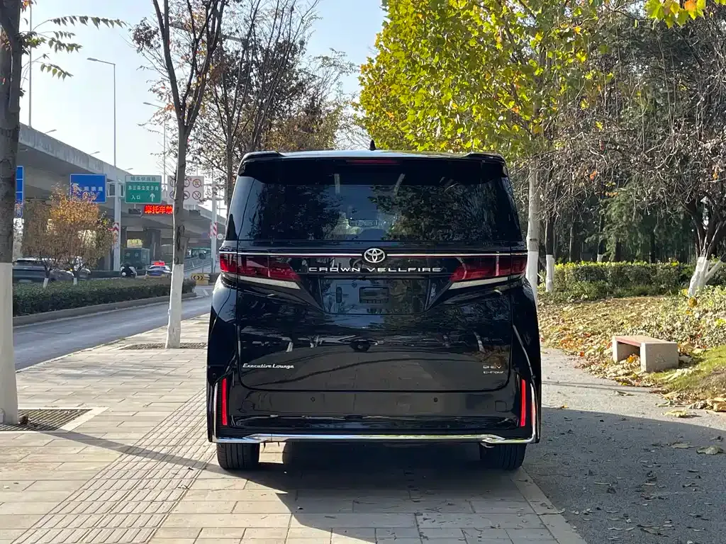 Toyota Vellfire — фото 9