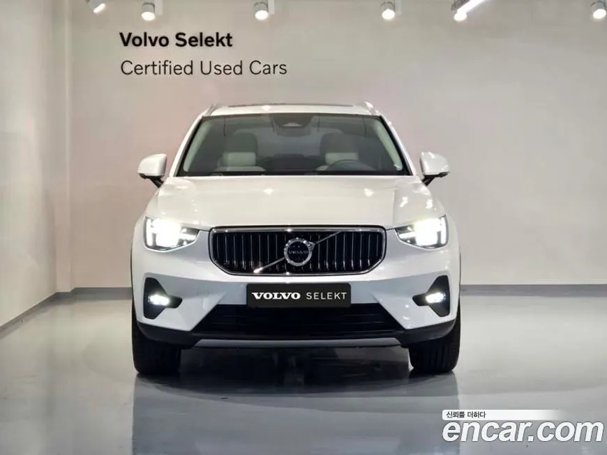 Volvo XC40 — фото 3