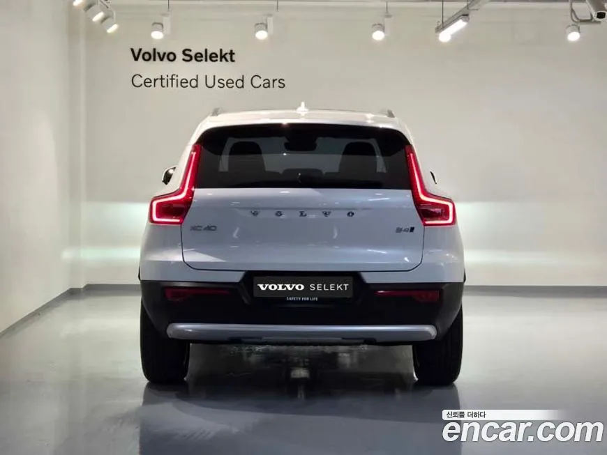 Volvo XC40 — фото 5