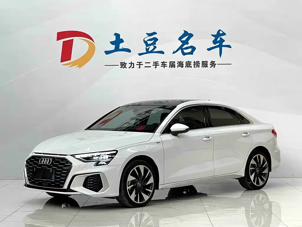 Audi A3 — фото 1