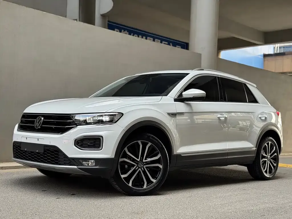 Volkswagen T-Roc — фото 1