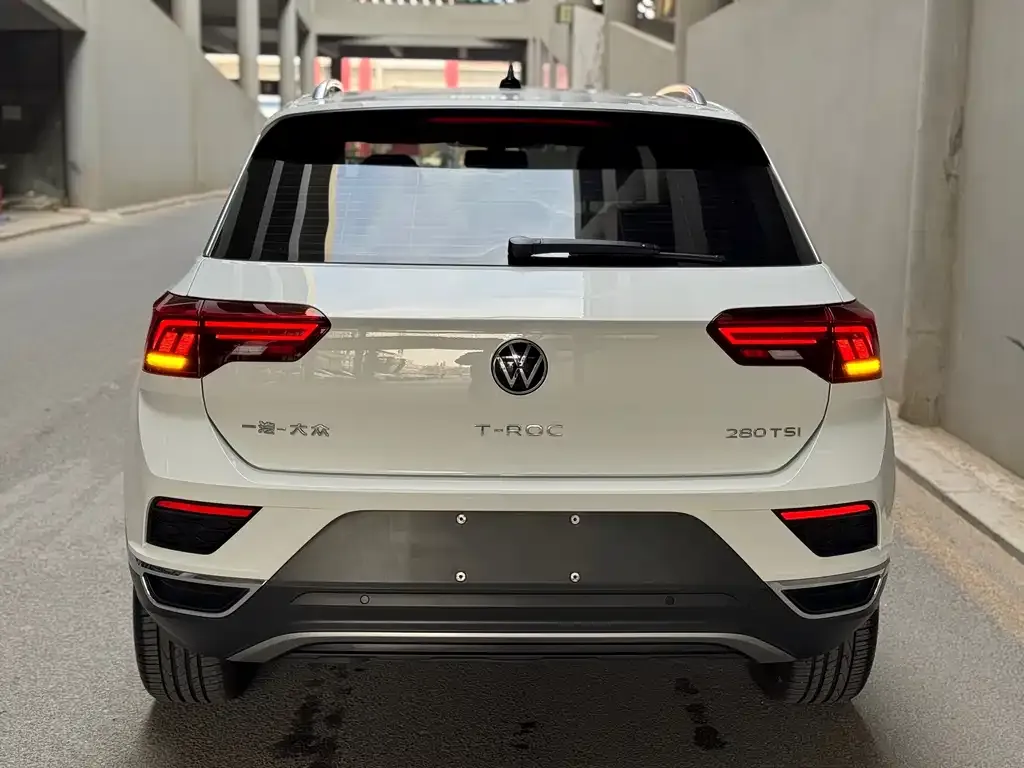 Volkswagen T-Roc — фото 2