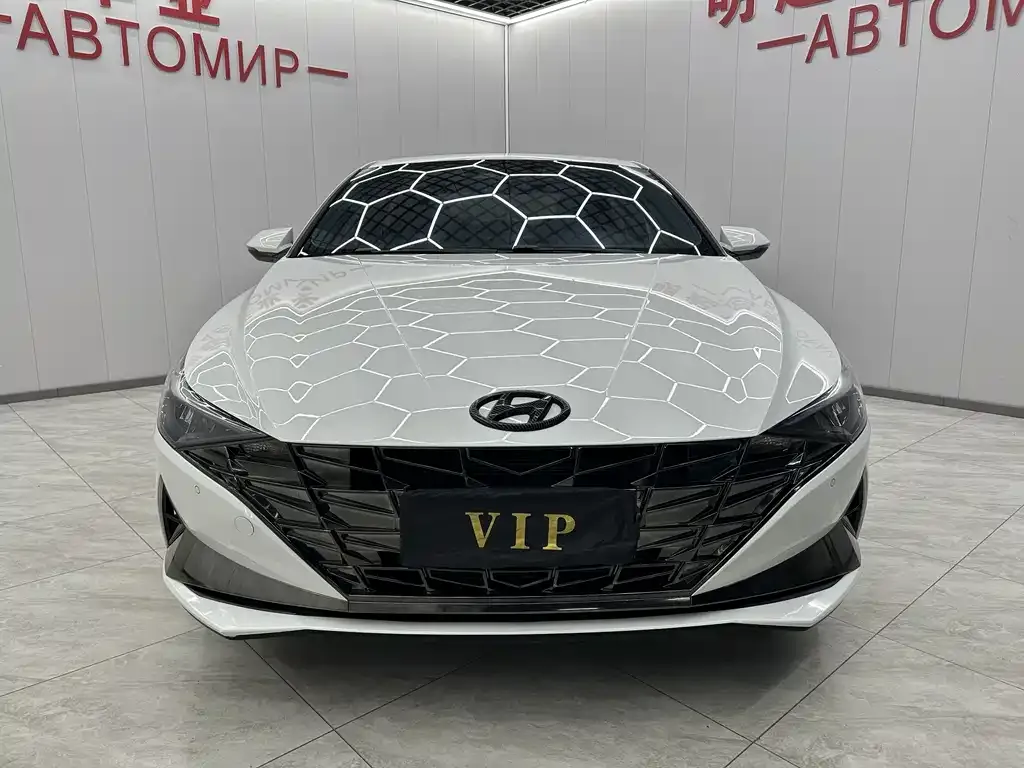 Hyundai Elantra — фото 2