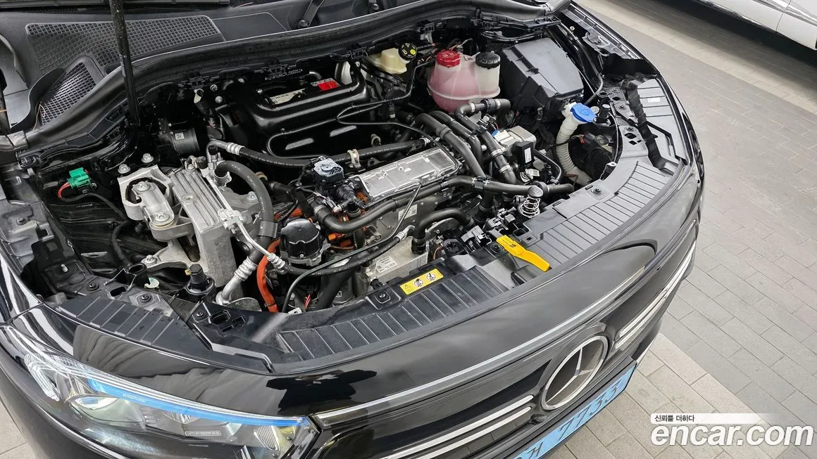 Mercedes-Benz EQA — фото 9