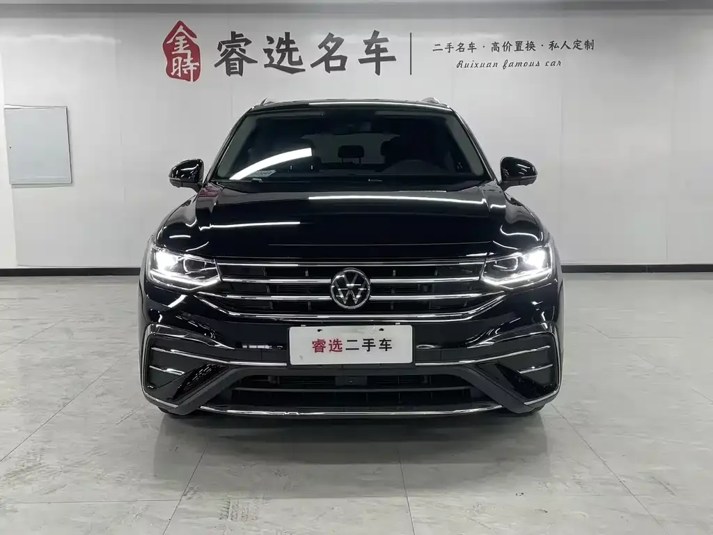 Volkswagen Tiguan L — фото 7