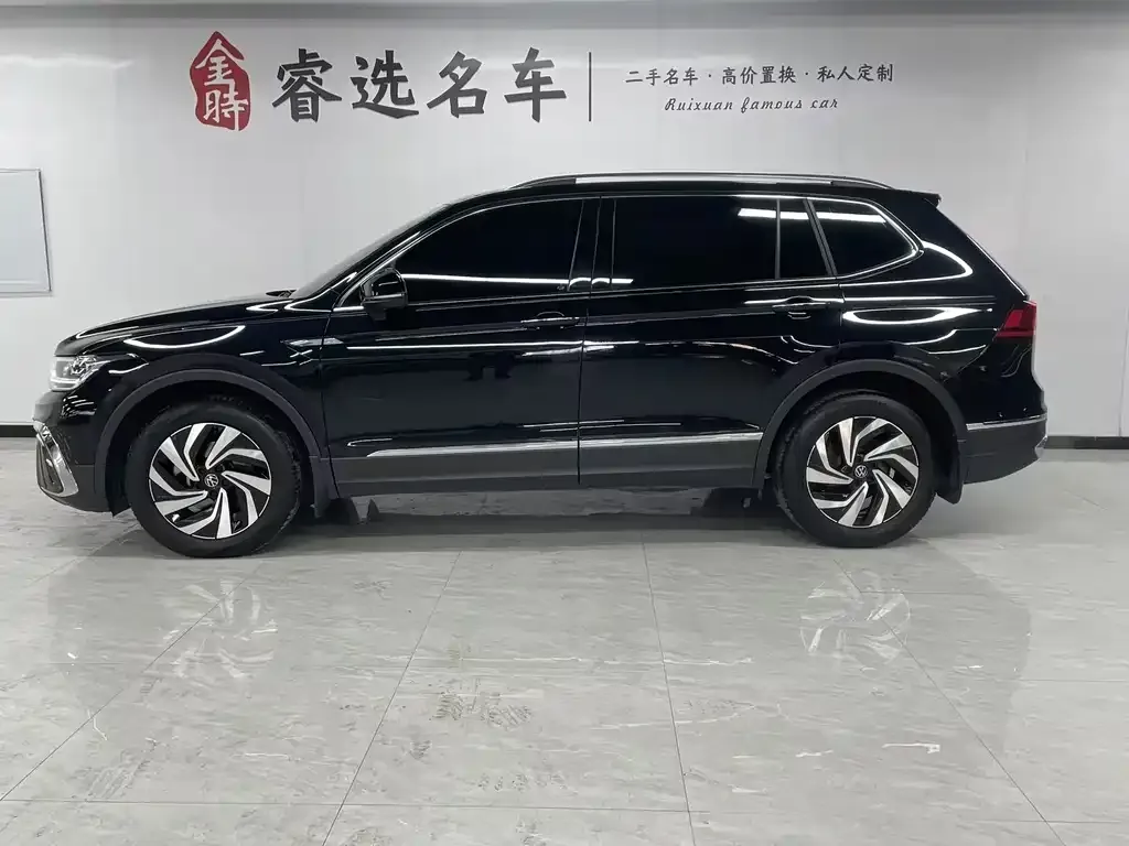 Volkswagen Tiguan L — фото 4