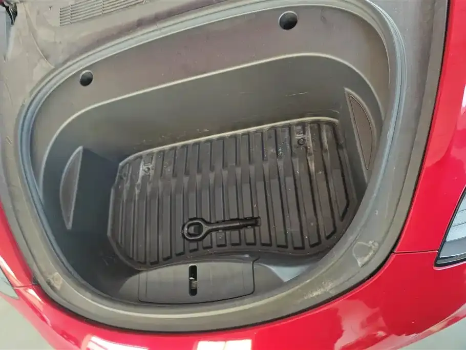 Tesla Model 3 — фото 3
