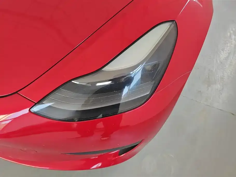 Tesla Model 3 — фото 2