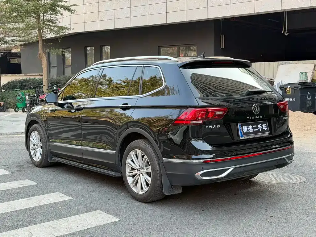 Volkswagen Tiguan L — фото 4