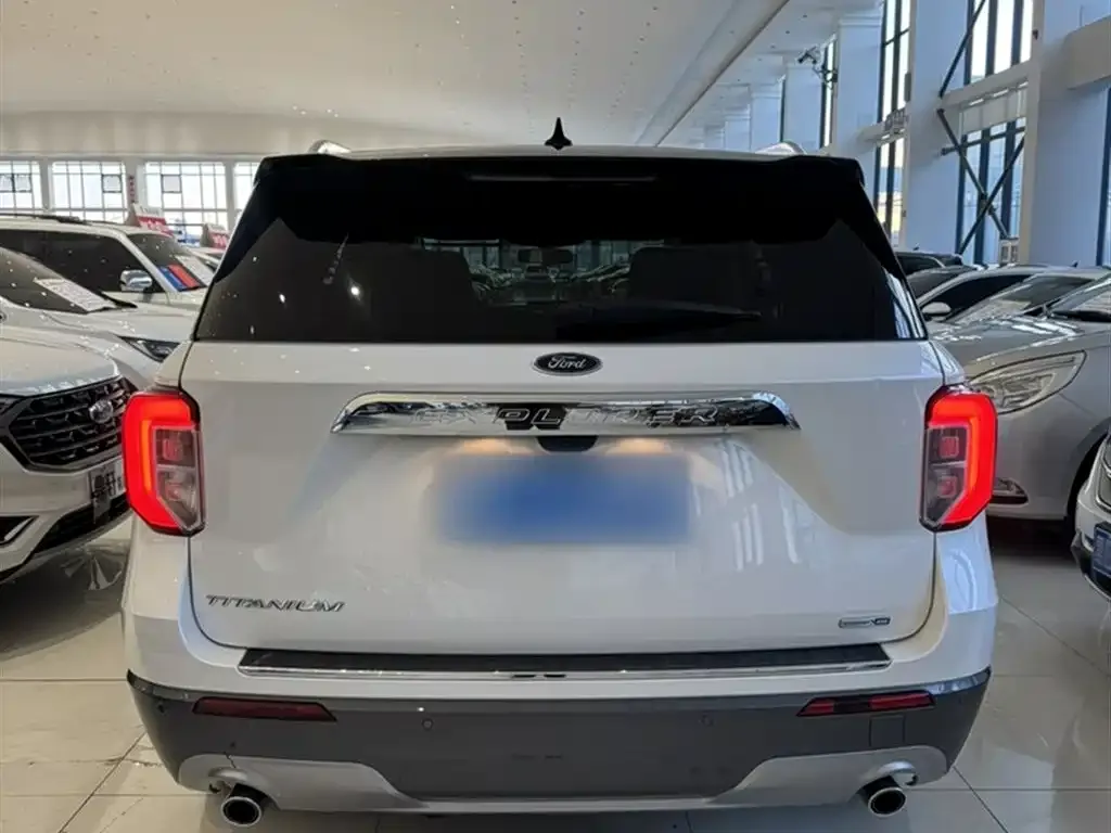 Ford Explorer — фото 10