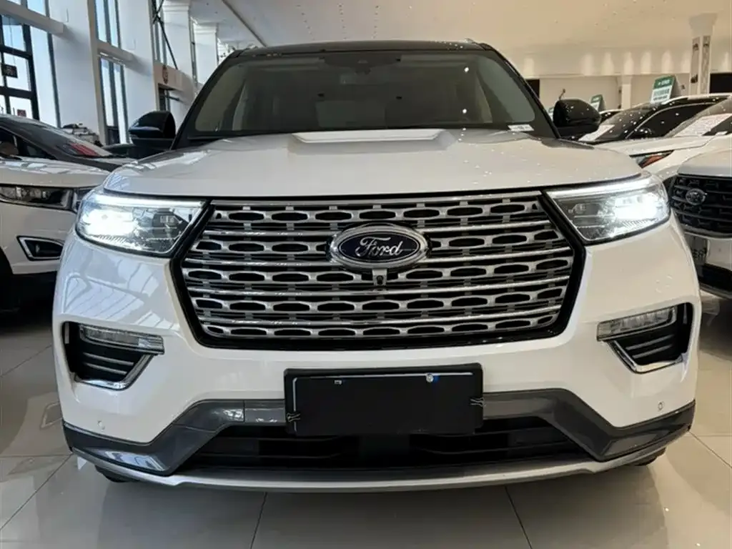 Ford Explorer — фото 9