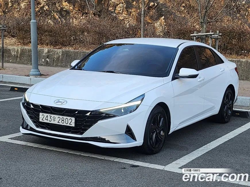 Hyundai AVANTE — фото 1