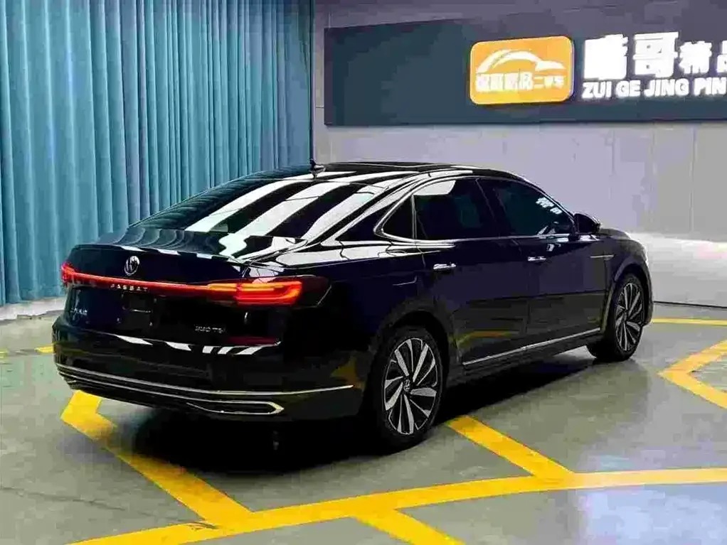 Volkswagen Passat — фото 9