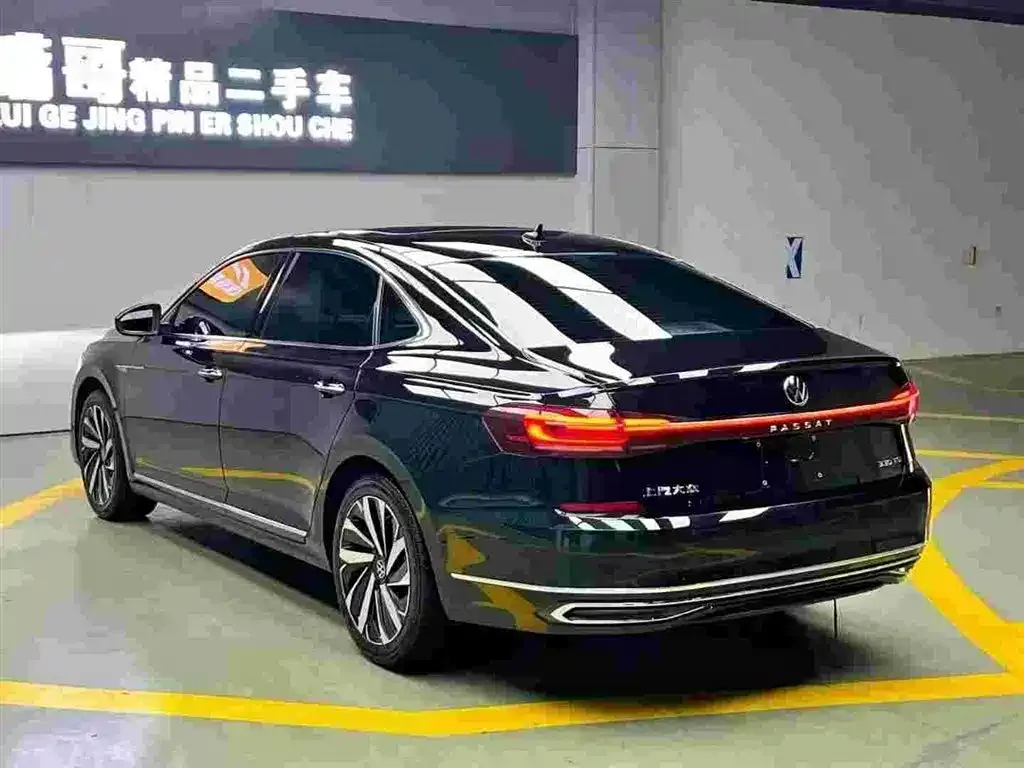 Volkswagen Passat — фото 5