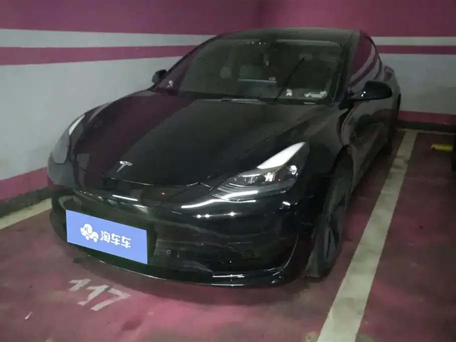 Tesla Model 3 — фото 1