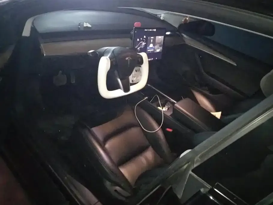 Tesla Model 3 — фото 3