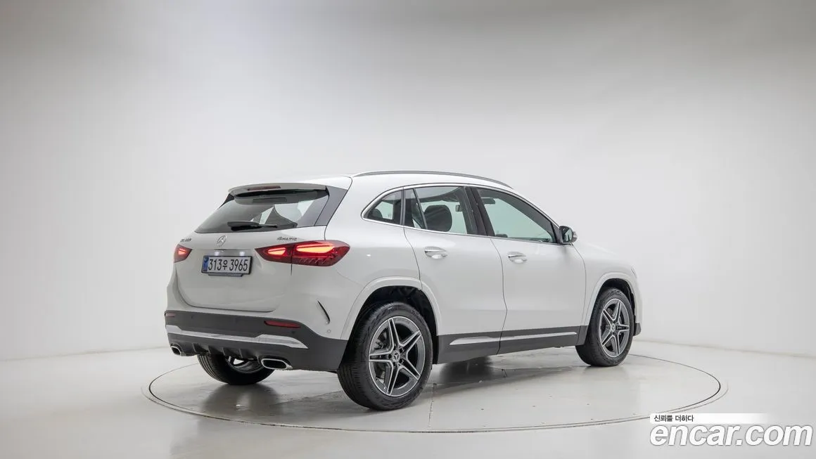Mercedes-Benz GLA-Class — фото 7