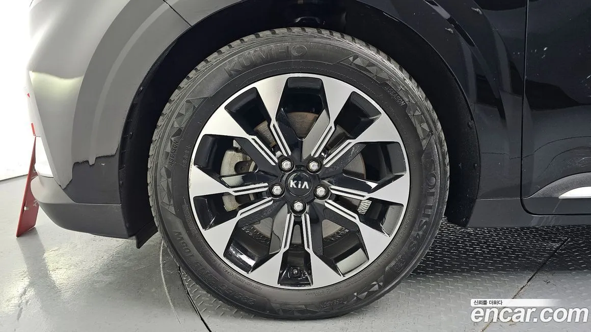 Kia Carnival — фото 10