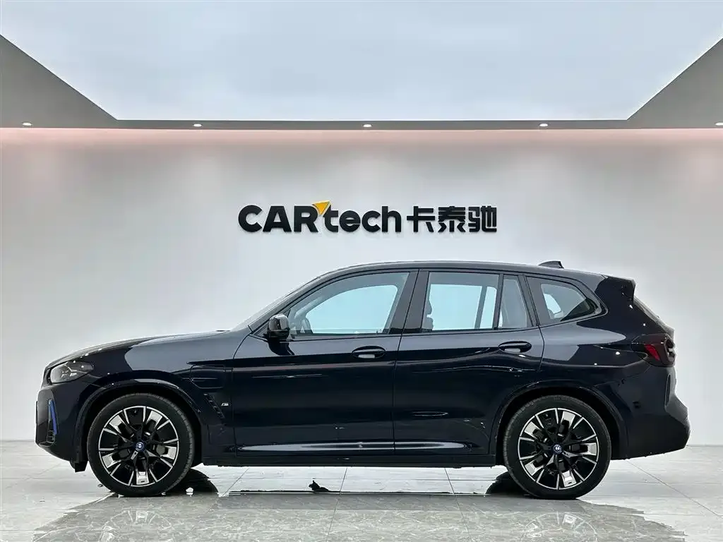 BMW iX3 — фото 2