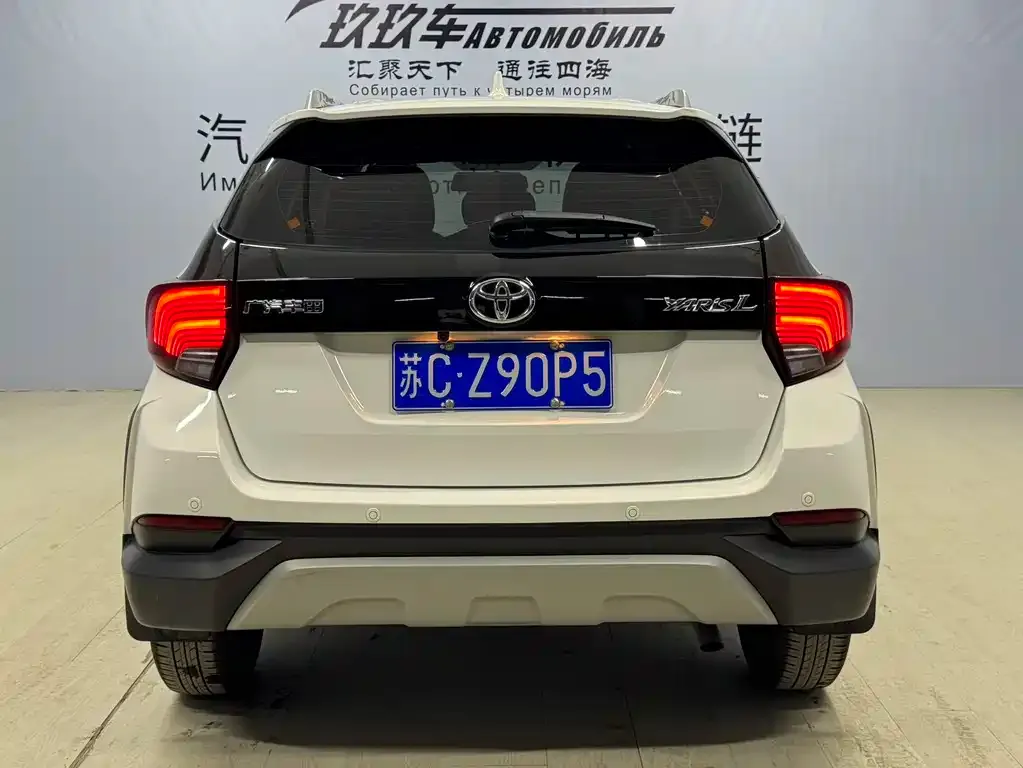 Toyota Yaris L — фото 4