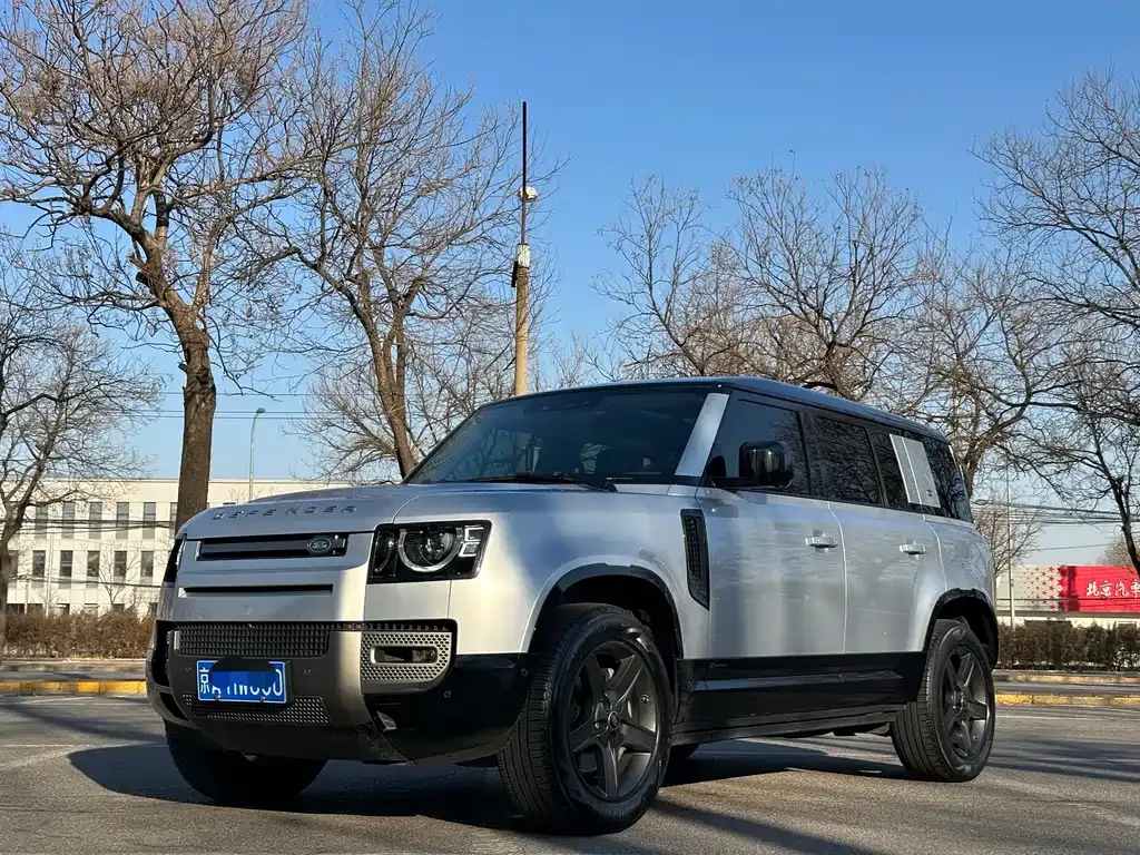 Land Rover Defender — фото 1