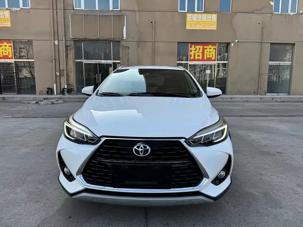 Toyota Yaris L — фото 3