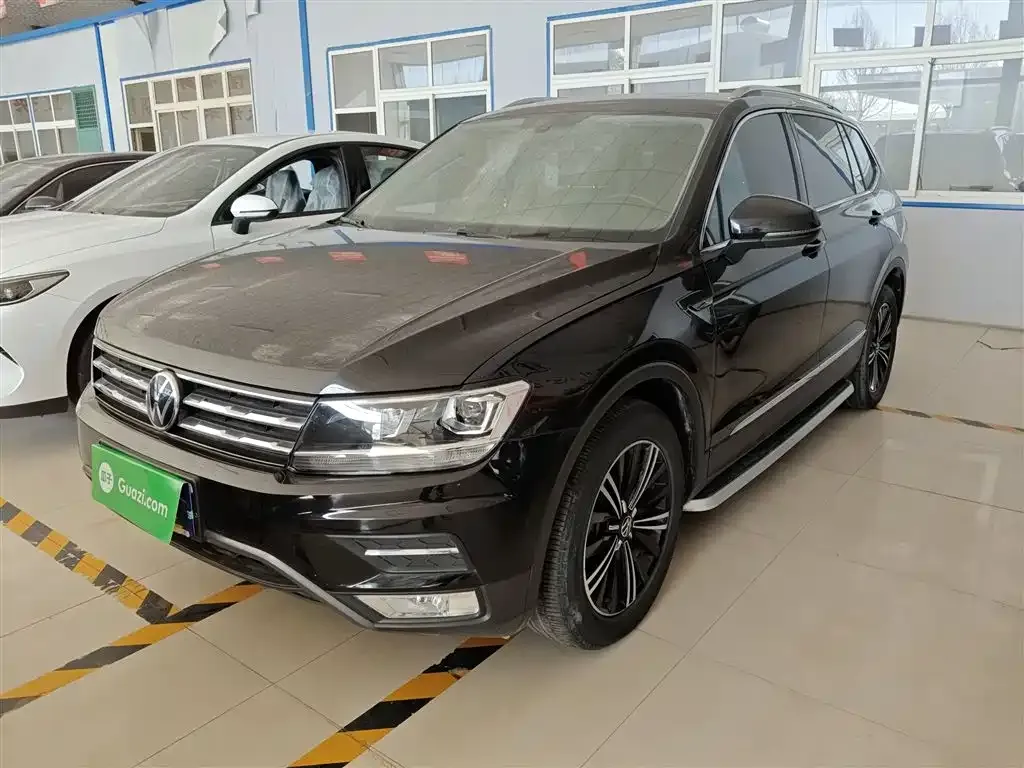 Volkswagen Tiguan L — фото 9