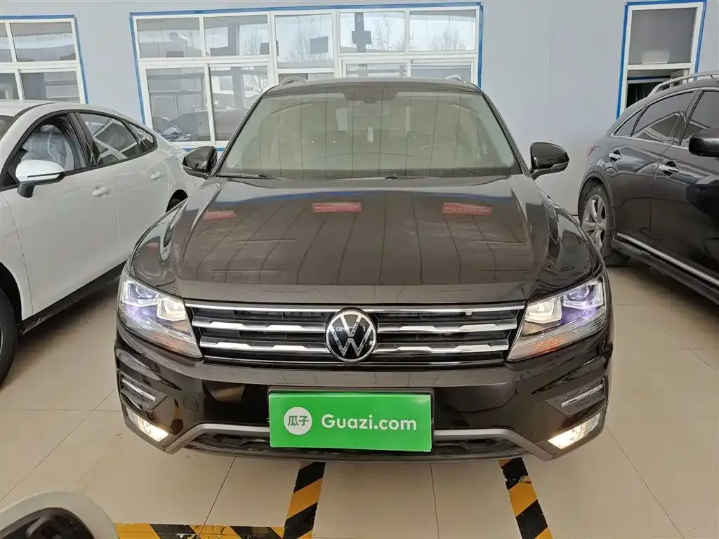 Volkswagen Tiguan L — фото 2