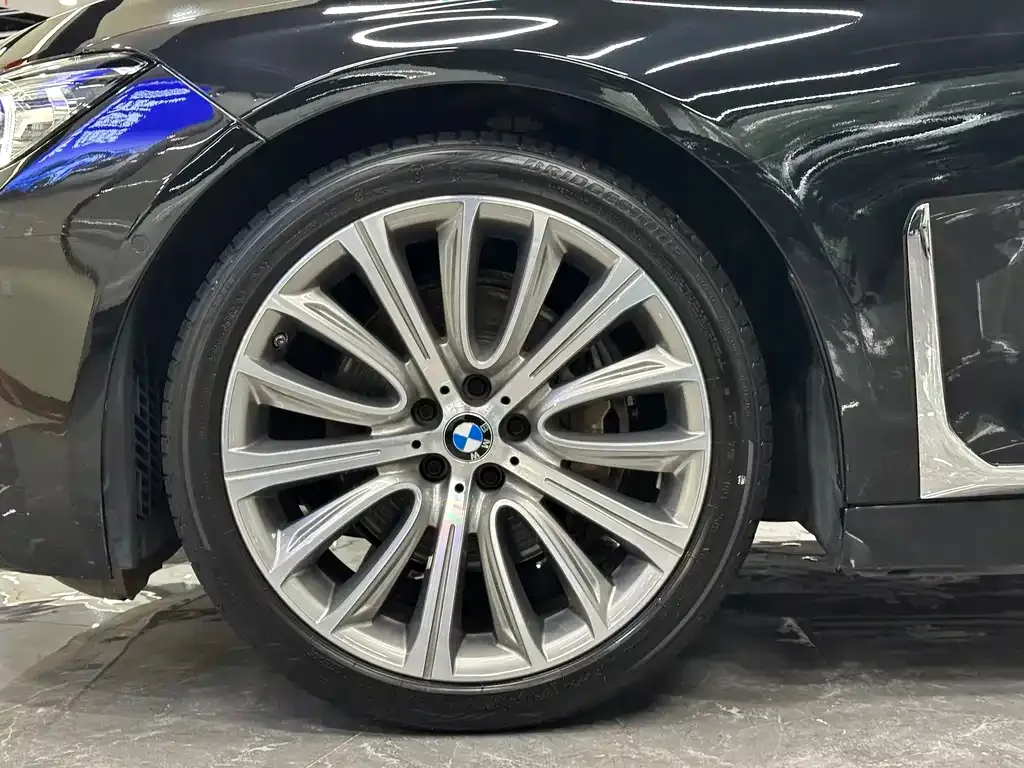 BMW 7 Series — фото 6