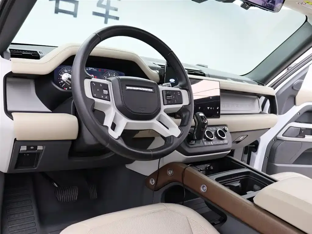 Land Rover Defender — фото 10