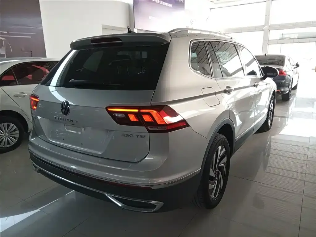 Volkswagen Tiguan L — фото 2