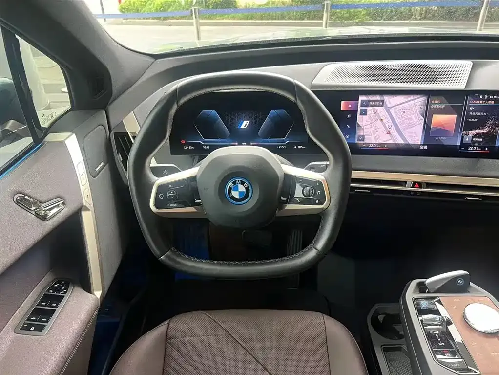 BMW iX — фото 10