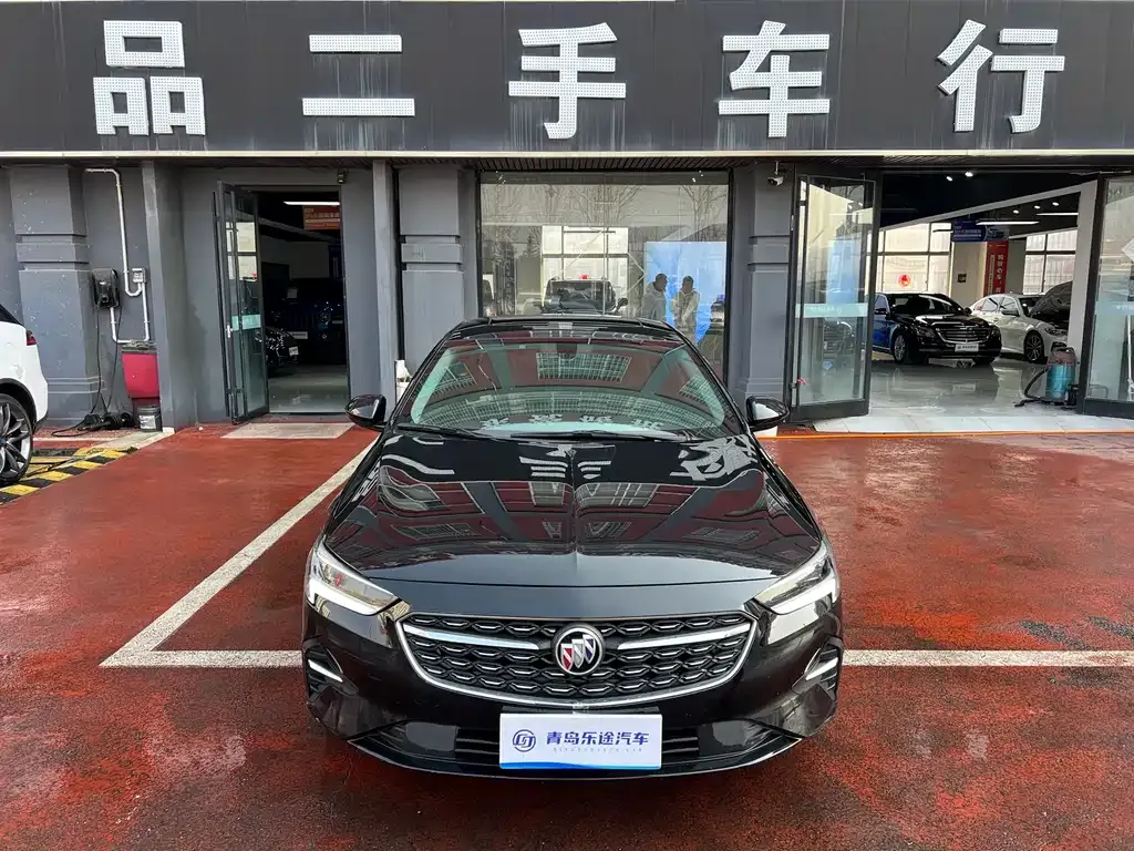 Buick Regal — фото 1