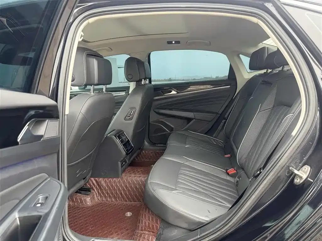 Volkswagen Passat — фото 5