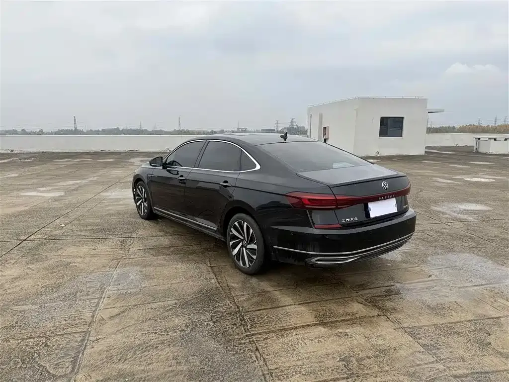 Volkswagen Passat — фото 7