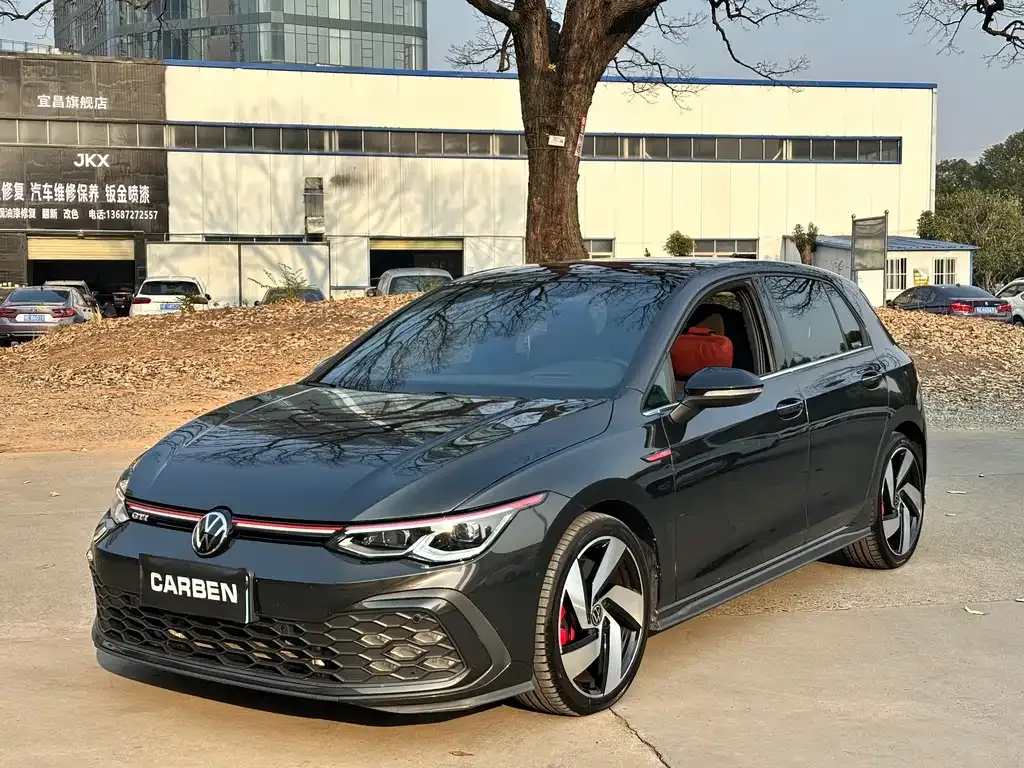 Volkswagen Golf GTI — фото 1