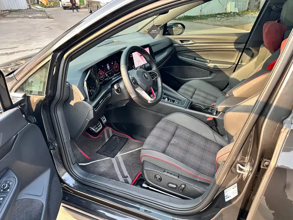 Volkswagen Golf GTI — фото 3