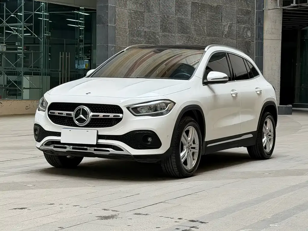 Mercedes-Benz GLA — фото 1