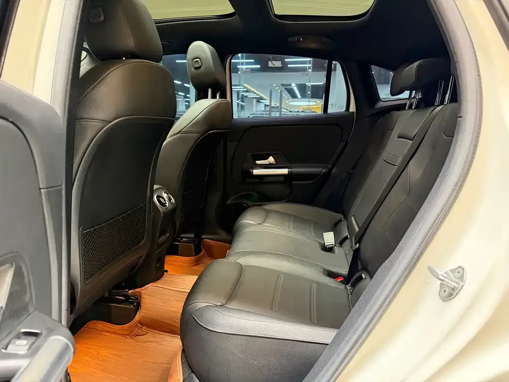 Mercedes-Benz GLA — фото 9