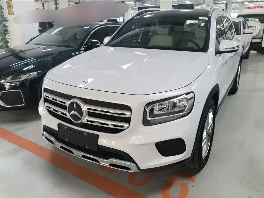 Mercedes-Benz GLB — фото 1