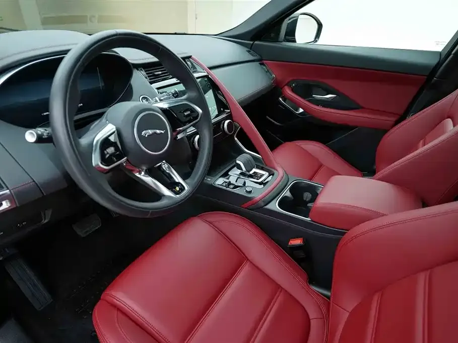 Jaguar E-PACE — фото 4