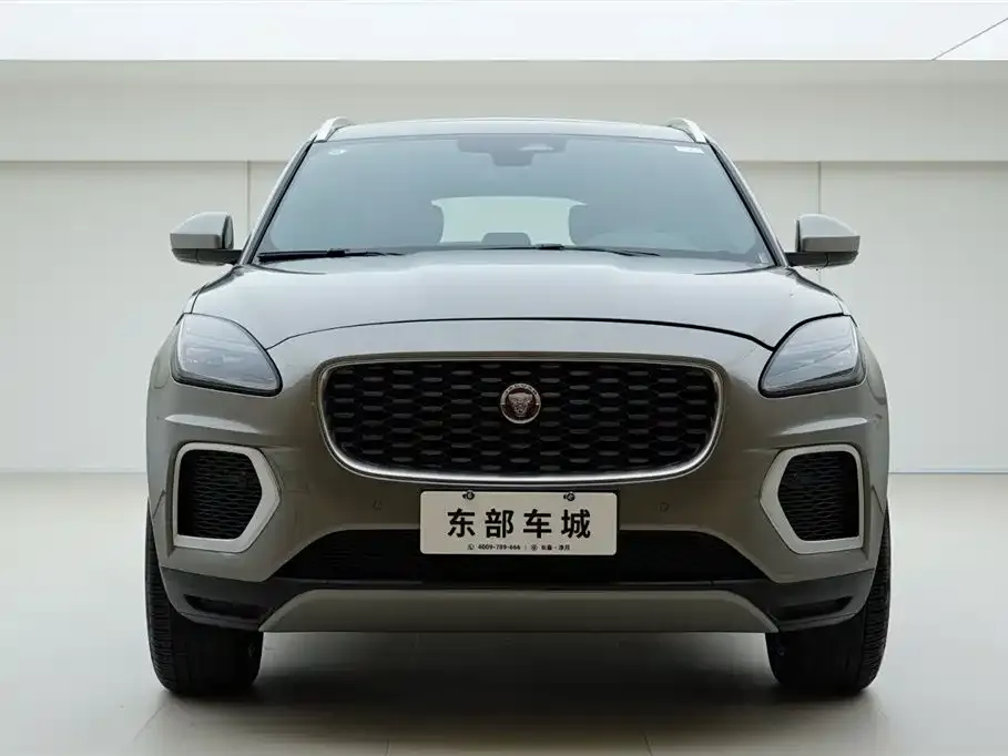 Jaguar E-PACE — фото 3