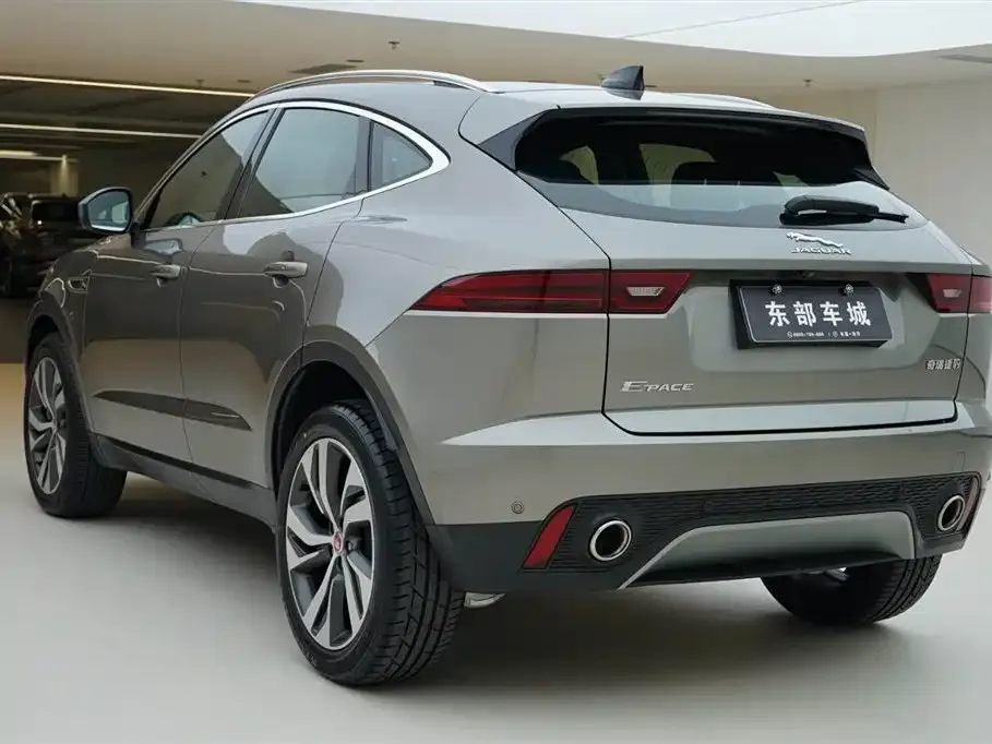 Jaguar E-PACE — фото 2
