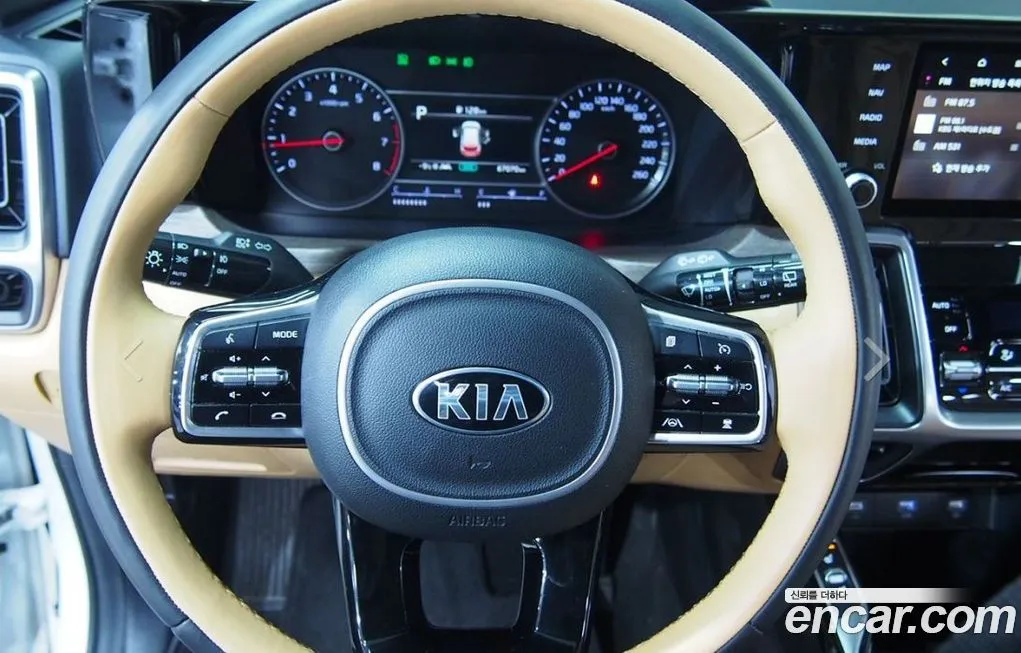 Kia Sorento — фото 9