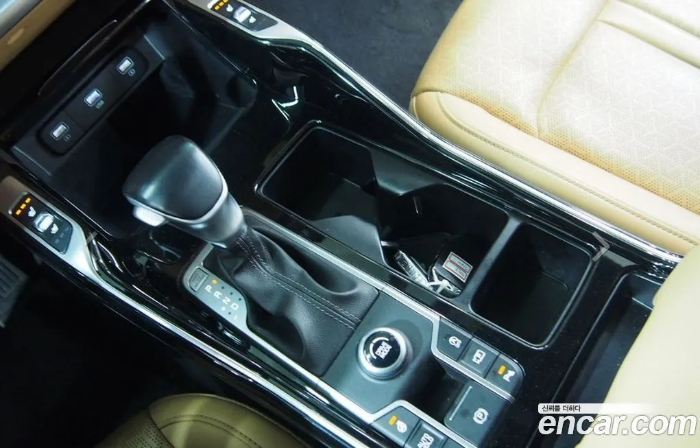 Kia Sorento — фото 8