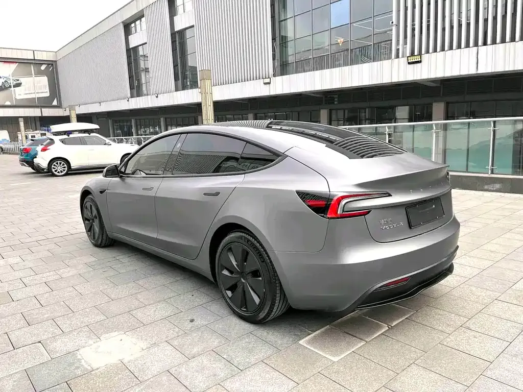 Tesla Model 3 — фото 6