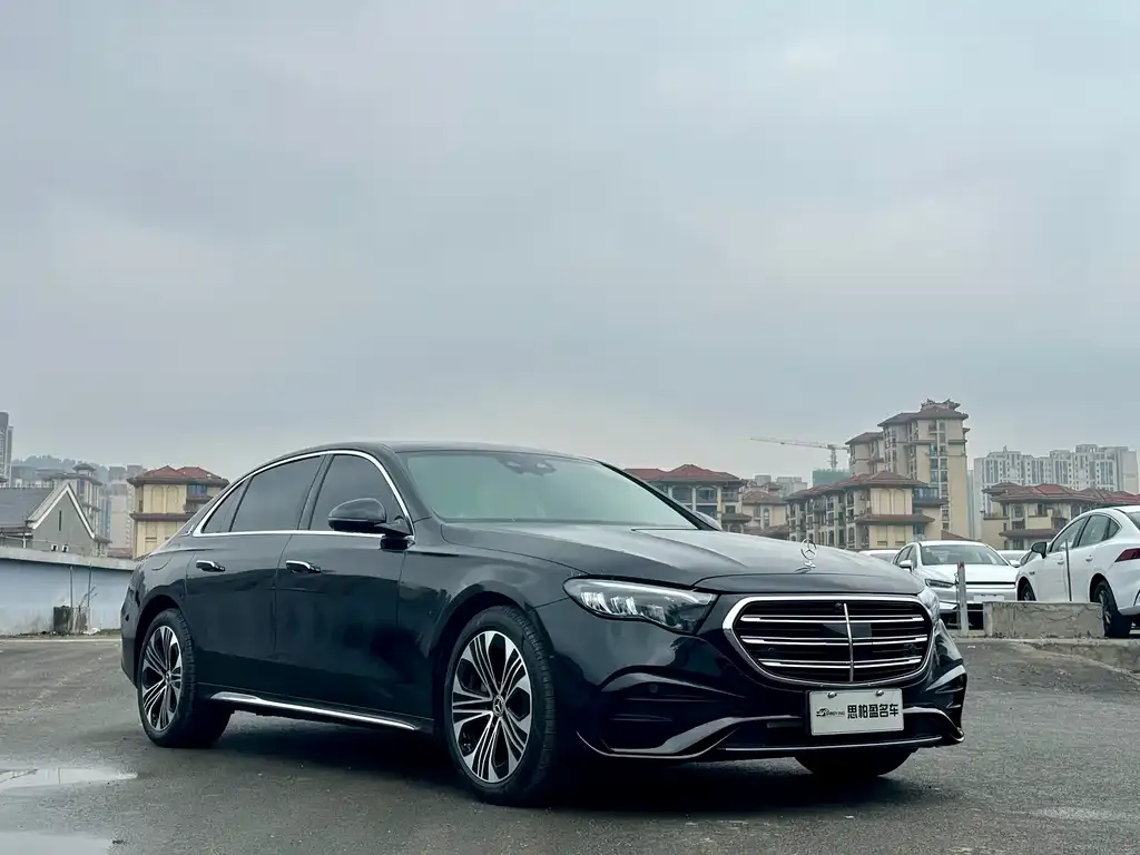 Mercedes-Benz E-Class — фото 2