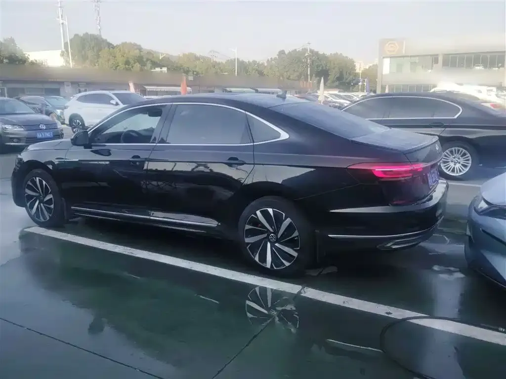 Volkswagen Passat — фото 7